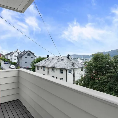 Gt43-102 - Modern 2br With Balcony & Mountain View