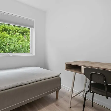 Gt43-102 - Modern 2br With Balcony & Mountain View Apartment *