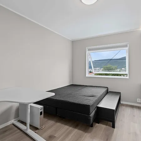 Gt43-102 - Modern 2br With Balcony & Mountain View Apartment *